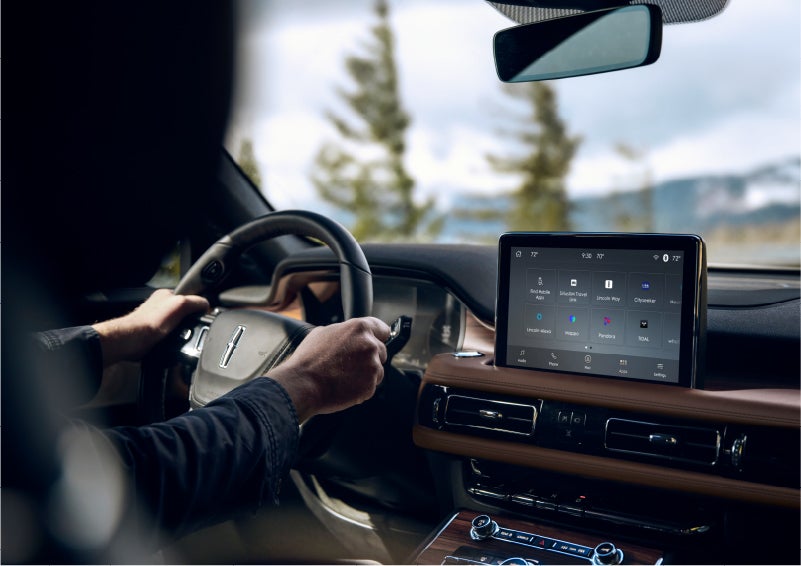 The center touch screen in a 2023 Lincoln Aviator® SUV is shown | Mike Reichenbach Lincoln in Florence SC